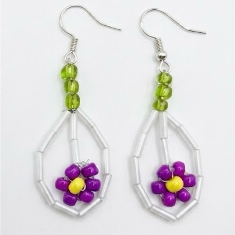 NWOT Handmade Beaded Purple Flower Drop Earrings - Picture 2 of 3